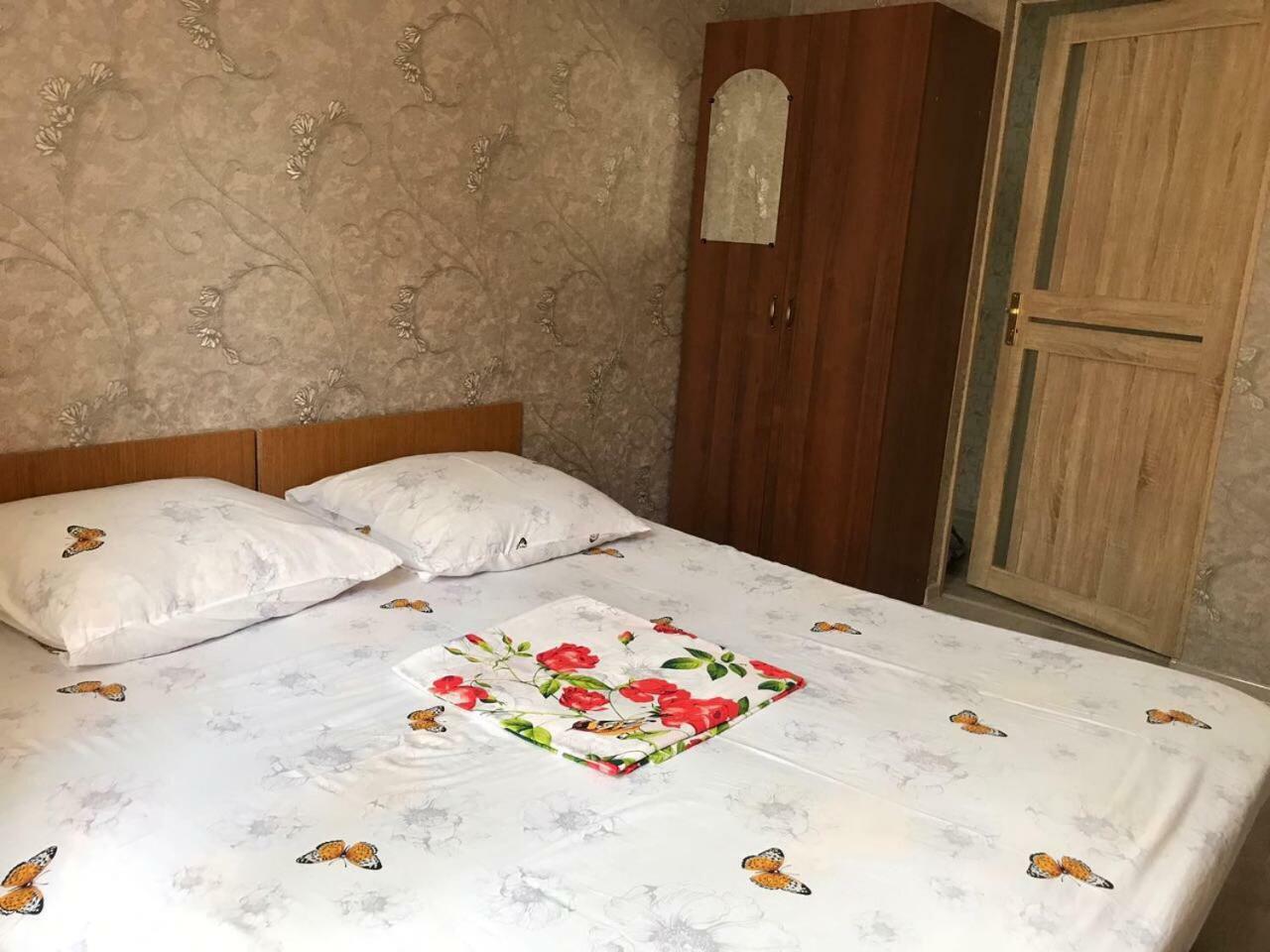 Guesthouse Milena Leselidze Bagian luar foto